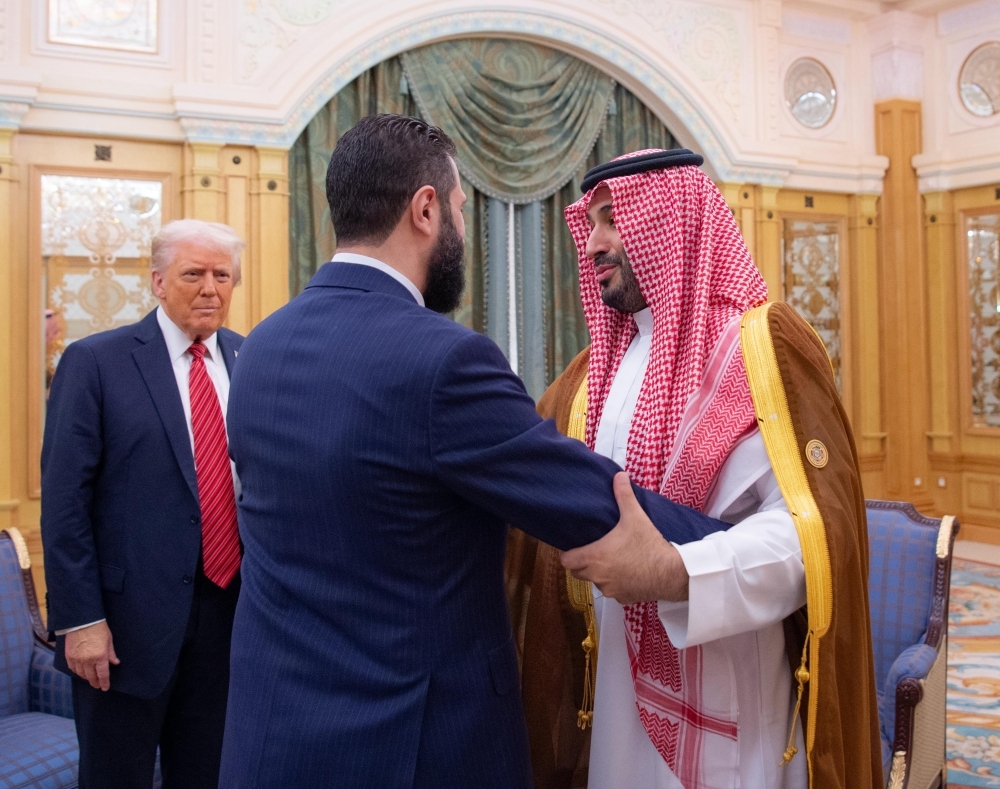 السعودية تنجح في رفع العقوبات عن سوريا.